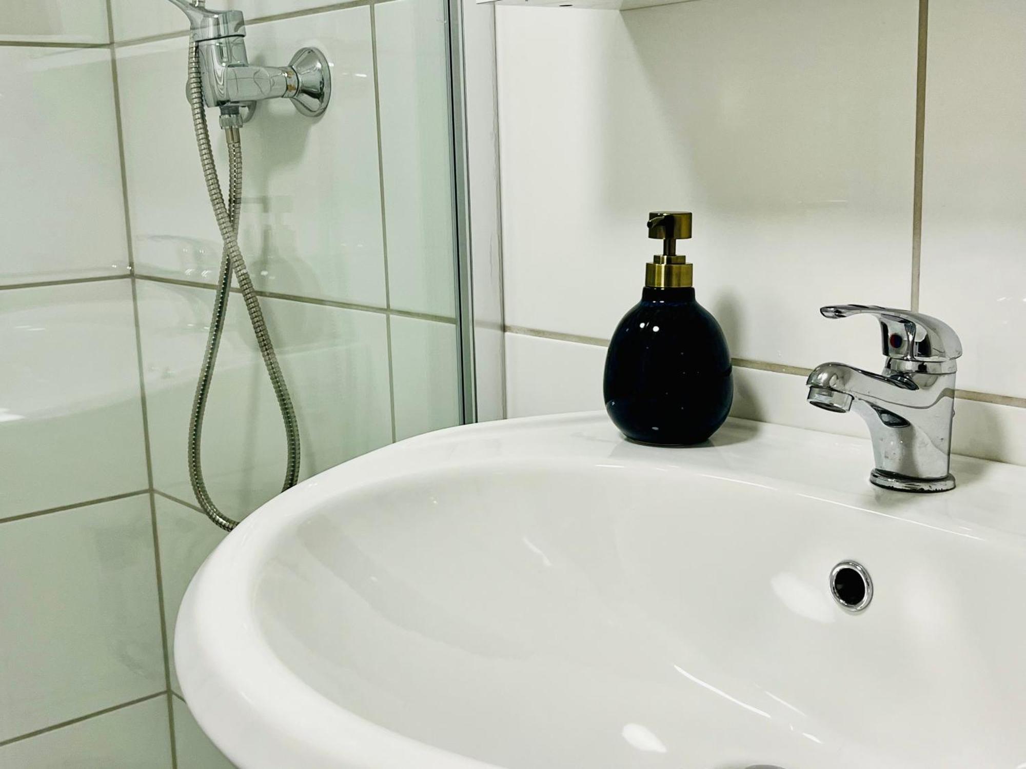 Aycatcherhomes - Top Lage I Zentral I Altstadt Marburg I Naehe Fluss Lahn I Wlan I Parterre Boutique Apartment Orion Luaran gambar
